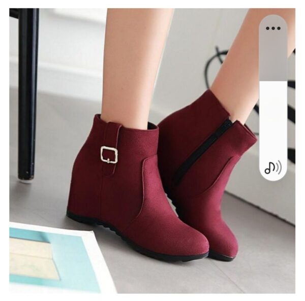 red heels shoe