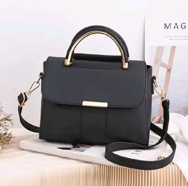 Black simple  hand  bag