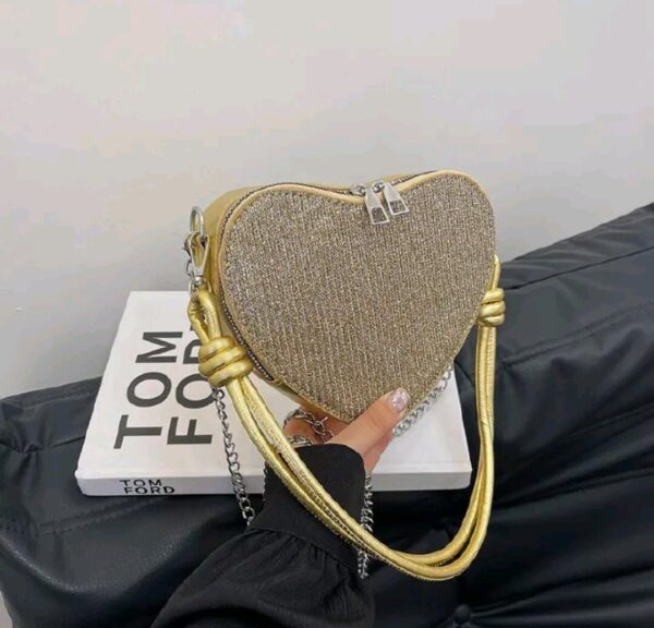 designed  love shaped  purse